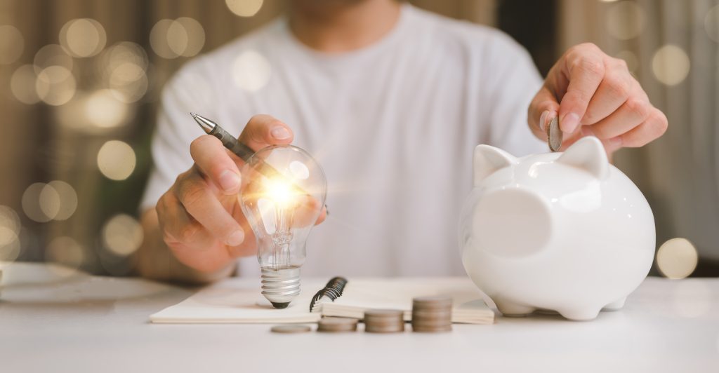 ¿Cómo ahorrar electricidad y ayudar al planeta?
